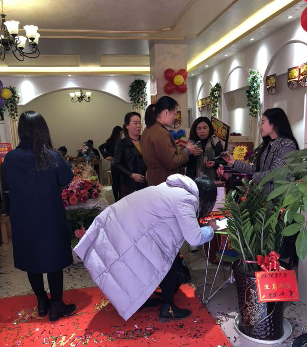 喬瓦尼藝術(shù)涂料體驗館（廣西來賓）重裝開業(yè)，開啟2018新篇章